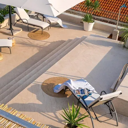 Βίλα Luxury Stone Castle Brac With Private Pool On Brac Island *