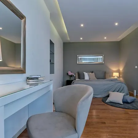 Βίλα Luxury Stone Castle Brac With Private Pool On Brac Island *