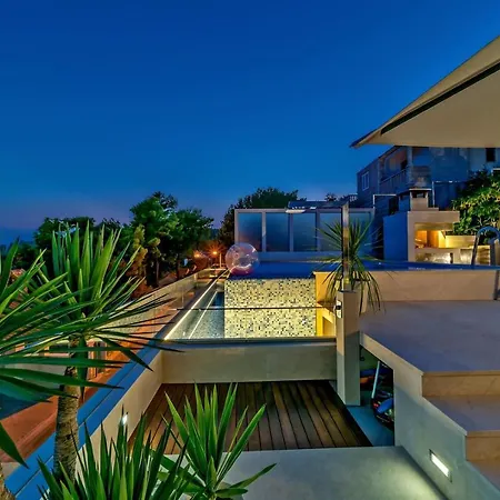 Βίλα Luxury Stone Castle Brac With Private Pool On Brac Island *