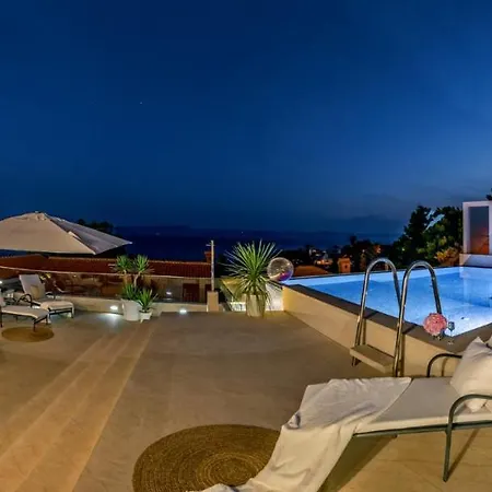 Βίλα Luxury Stone Castle Brac With Private Pool On Brac Island *