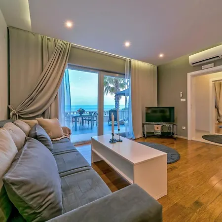 Βίλα Luxury Stone Castle Brac With Private Pool On Brac Island *