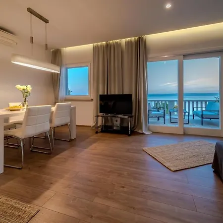 Βίλα Luxury Stone Castle Brac With Private Pool On Brac Island *