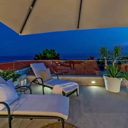 Βίλα Luxury Stone Castle Brac With Private Pool On Brac Island *